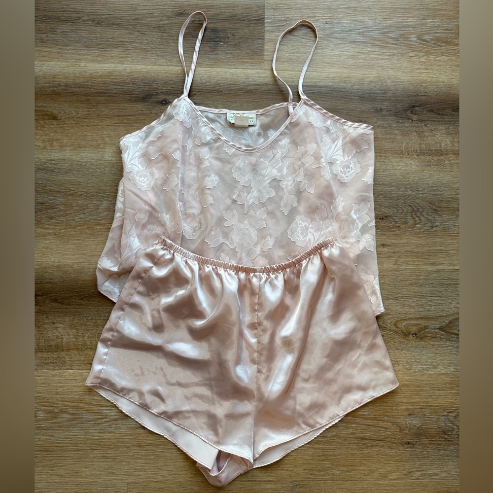 Elegant Pink Lace Sleepwear Set
